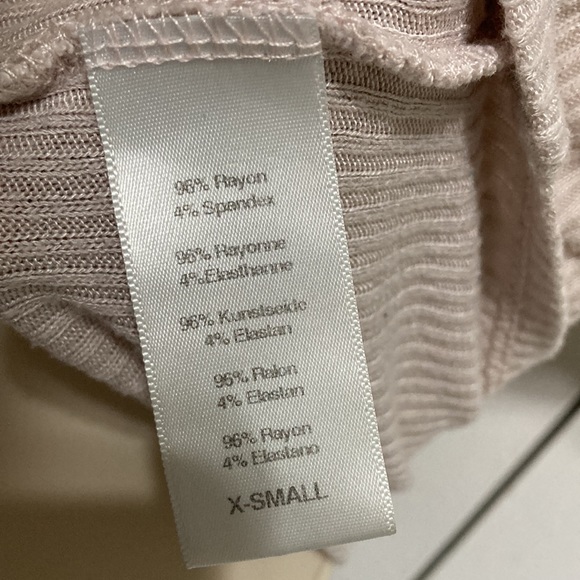 PROJECT SOCIAL Short Sleeve Tee Urban Outfitters Ribbed Keyhole Dusty Rose XS - Picture 9 of 13